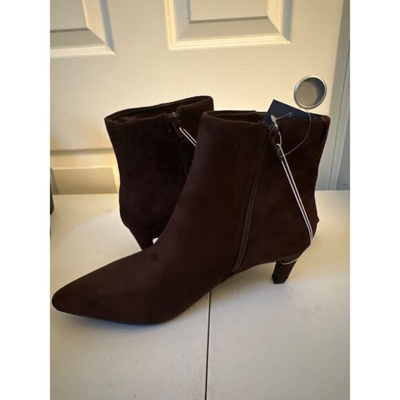 Universal Thread Women’s Taylor Kitten Heel Ankle Boots Dark Brown size 8 NWT - Picture 6 of 8